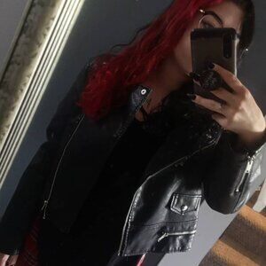 Meet your Posher, Harmony